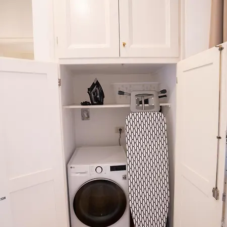 Valenziani Luxury Apartment - Rome City Center Apartman Róma
